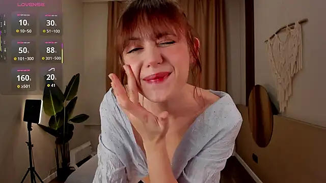 Snapshot of chloe_dreammm chatting on October 2025 05:13:01 AM chloe dreammm online show from October 2025 05:13:01 AM