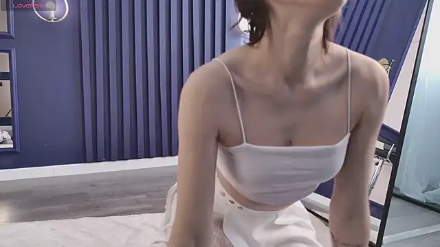 chloe dreammm online show from March 2026 01:08:01 PM