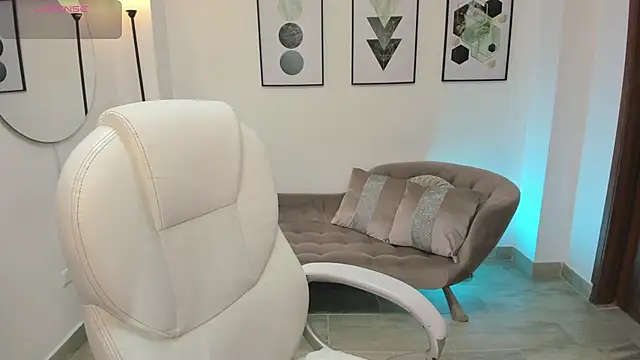 dafne hills online show from September 2025 07:30:02 PM