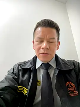 Manu0586 online show from October 2025 04:43:01 AM