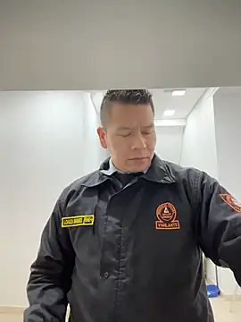 Snapshot of Manu0586 chatting on November 2025 01:26:01 AM Manu0586 online show from November 2025 01:26:01 AM