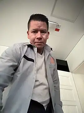 Snapshot of Manu0586 chatting on November 2025 11:09:02 AM Manu0586 online show from November 2025 11:09:02 AM