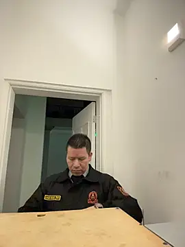 Snapshot of Manu0586 chatting on November 2025 12:32:02 AM Manu0586 online show from November 2025 12:32:02 AM