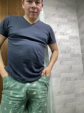 Snapshot of Manu0586 chatting on November 2025 02:00:02 AM Manu0586 online show from November 2025 02:00:02 AM