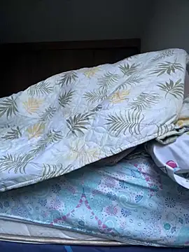 Snapshot of Manu0586 chatting on November 2025 10:23:01 PM Manu0586 online show from November 2025 10:23:01 PM