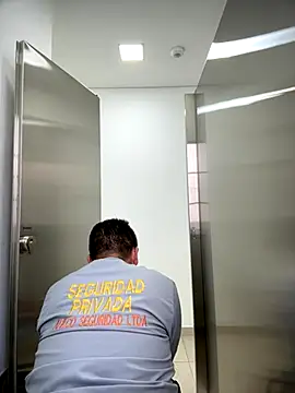 Snapshot of Manu0586 chatting on December 2025 06:02:01 PM Manu0586 online show from December 2025 06:02:01 PM