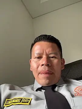 Manu0586 online show from April 2026 09:12:02 PM