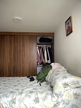 Manu0586 online show from April 2026 05:29:01 PM