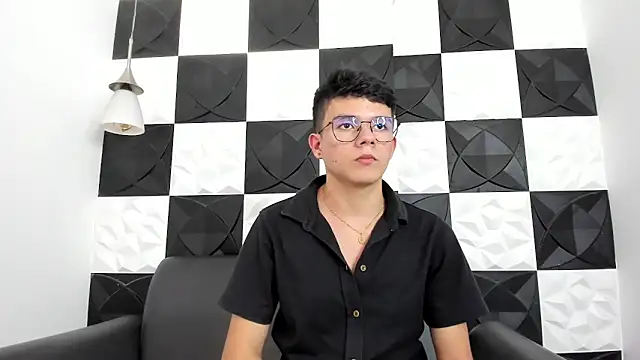 AndyFame1 online show from December 2025 06:47:02 PM