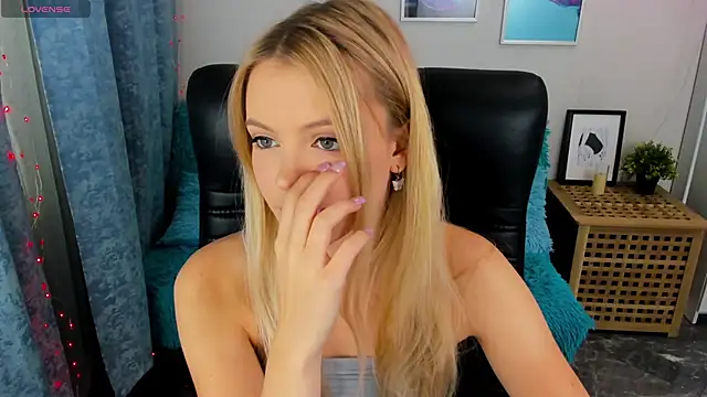 Snapshot of KatherineePierce chatting on September 2025 12:42:02 PM KatherineePierce online show from September 2025 12:42:02 PM