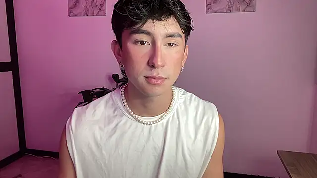 sweettaaron01 online show from April 2026 12:28:01 AM