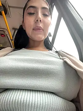 Snapshot of oh_nina chatting on September 2025 08:31:02 PM oh nina online show from September 2025 08:31:02 PM