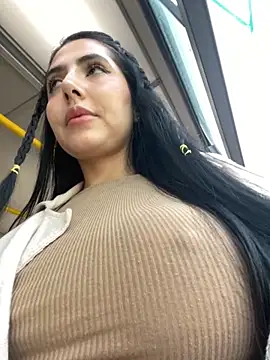 Snapshot of oh_nina chatting on September 2025 09:04:02 PM oh nina online show from September 2025 09:04:02 PM