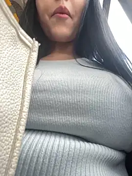 Snapshot of oh_nina chatting on September 2025 08:42:02 PM oh nina online show from September 2025 08:42:02 PM