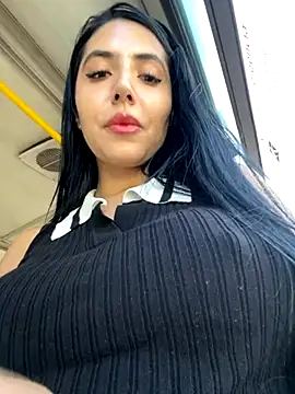 Snapshot of oh_nina chatting on September 2025 09:18:01 PM oh nina online show from September 2025 09:18:01 PM