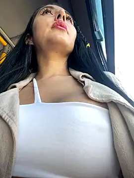 Snapshot of oh_nina chatting on September 2025 09:20:02 PM oh nina online show from September 2025 09:20:02 PM