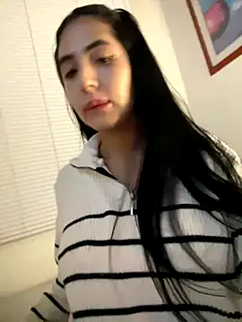 Snapshot of oh_nina chatting on October 2025 11:24:02 PM oh nina online show from October 2025 11:24:02 PM