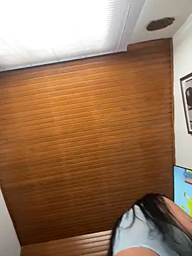 Snapshot of oh_nina chatting on November 2025 08:22:02 PM oh nina online show from November 2025 08:22:02 PM