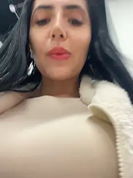 Snapshot of oh_nina chatting on November 2025 11:49:02 PM oh nina online show from November 2025 11:49:02 PM