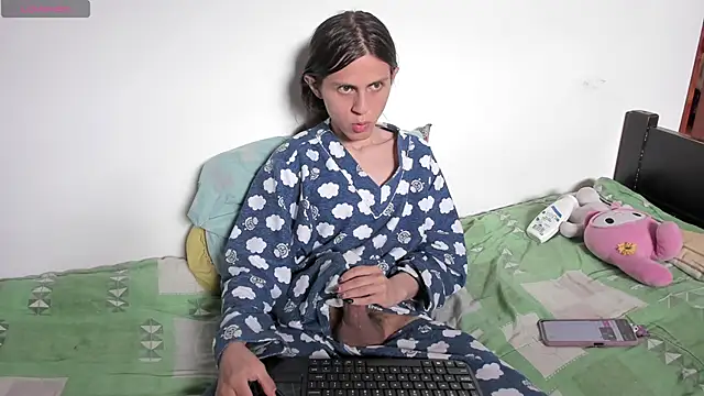 Petite-Goth online show from May 2026 07:10:01 PM