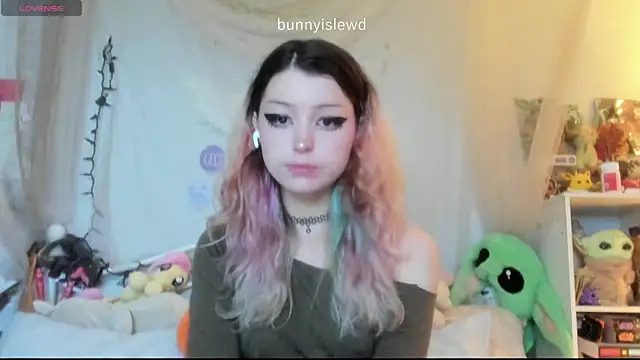 Snapshot of bunnyislewd chatting on July 2026 04:21:02 AM bunnyislewd online show from July 2026 04:21:02 AM