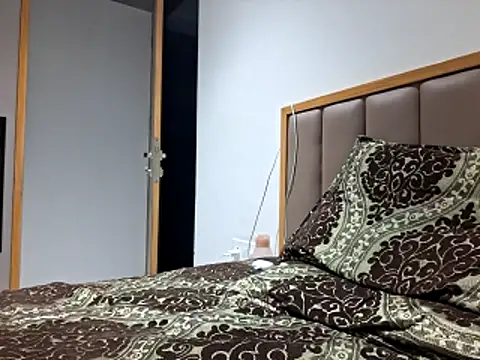 Vince-18 online show from October 2025 12:39:02 PM