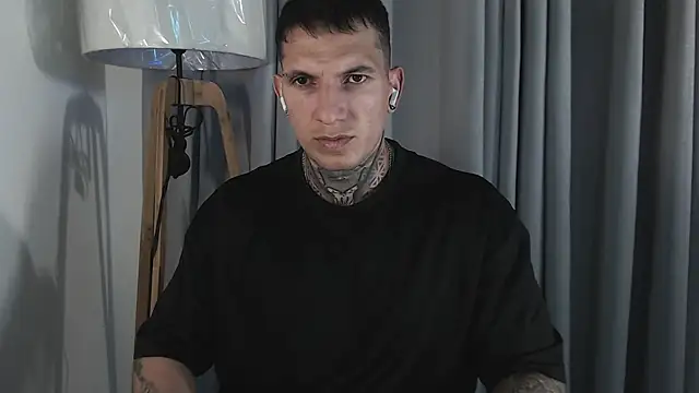 Snapshot of Shane_Clay chatting on September 2025 09:03:01 PM Shane Clay online show from September 2025 09:03:01 PM