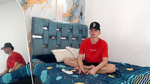 TWINKS FRIENDS online show from February 2026 01:29:02 PM