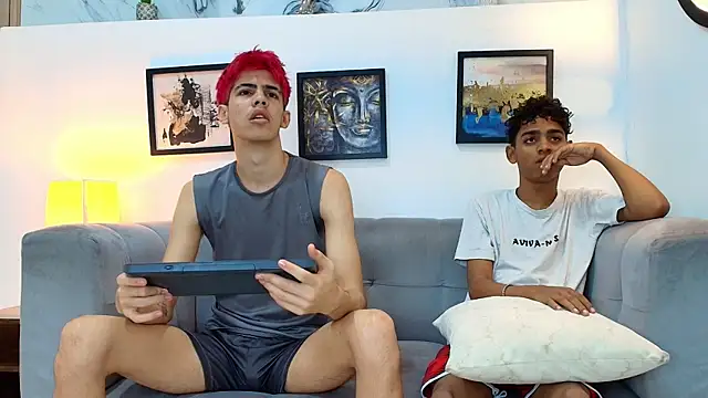 TWINKS FRIENDS online show from May 2026 01:18:02 PM