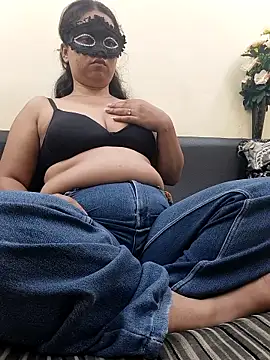 Snapshot of Iampriyaaa15 chatting on October 2025 10:24:01 AM Iampriyaaa15 online show from October 2025 10:24:01 AM