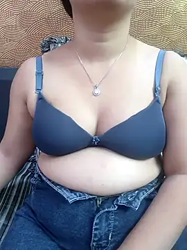 Snapshot of Iampriyaaa15 chatting on November 2025 07:33:02 AM Iampriyaaa15 online show from November 2025 07:33:02 AM