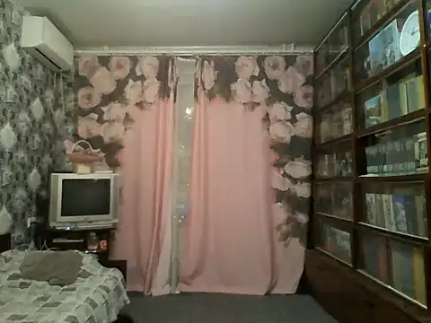 Snapshot of Pline1 chatting on October 2025 09:13:02 PM Pline1 online show from October 2025 09:13:02 PM