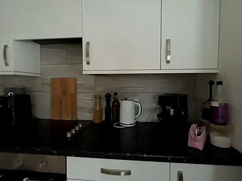 FrancescaXO online show from October 2025 08:34:02 AM