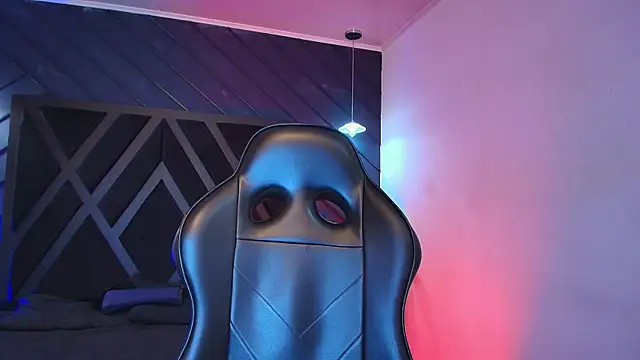 zoe martins  online show from April 2026 05:17:01 PM