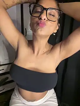 Snapshot of chicachocolate01 chatting on November 2025 03:38:01 AM chicachocolate01 online show from November 2025 03:38:01 AM