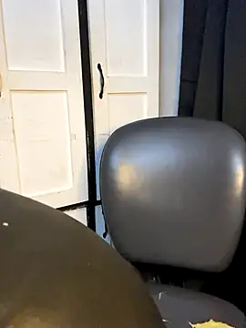 Snapshot of chicachocolate01 chatting on November 2025 07:19:02 AM chicachocolate01 online show from November 2025 07:19:02 AM