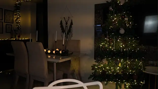 Snapshot of isabella-garcia- chatting on December 2025 12:51:01 AM isabella-garcia- online show from December 2025 12:51:01 AM