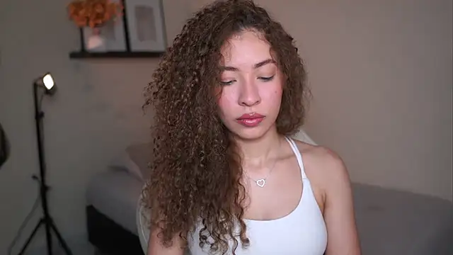 Snapshot of isabella-garcia- chatting on February 2026 01:50:01 AM isabella-garcia- online show from February 2026 01:50:01 AM