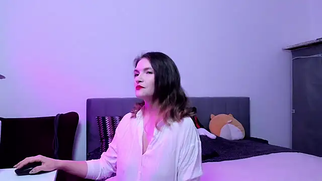 Katherine Twilight online show from October 2025 03:36:01 PM