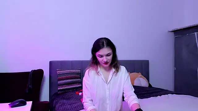 Katherine Twilight online show from November 2025 03:44:01 PM