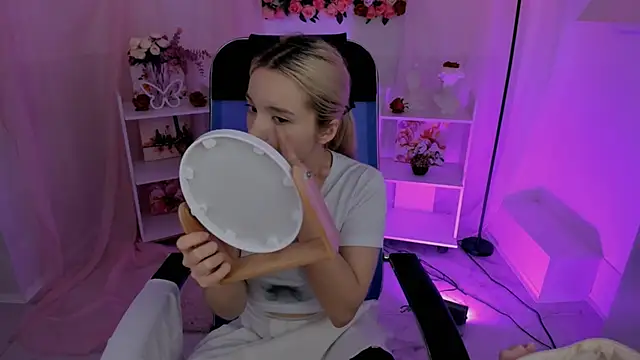 AuroraWrenfield online show from October 2025 04:29:01 AM