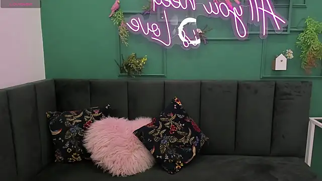 Kat  cat online show from November 2025 01:37:01 AM