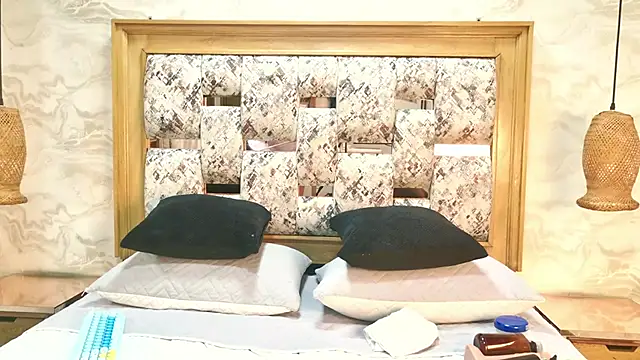 ZOLEY WATSON online show from February 2026 02:52:02 AM