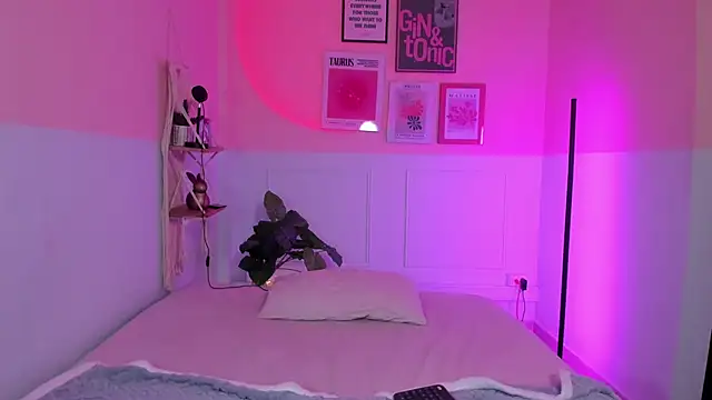 Camila Rivers online show from October 2025 12:05:01 PM