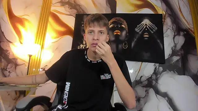 mono blonde online show from September 2025 06:44:01 PM