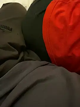 Snapshot of DuoShadows chatting on April 2026 05:52:02 PM DuoShadows online show from April 2026 05:52:02 PM