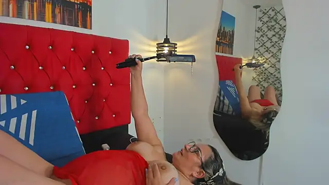 carolinacrus01 online show from September 2025 12:10:02 AM