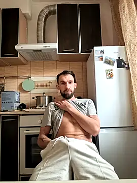 Snapshot of maikll989 chatting on April 2026 12:21:02 PM maikll989 online show from April 2026 12:21:02 PM