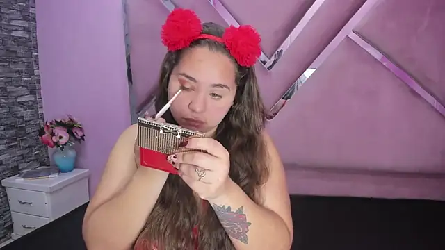 LucyOwen 18 online show from September 2025 01:10:01 PM