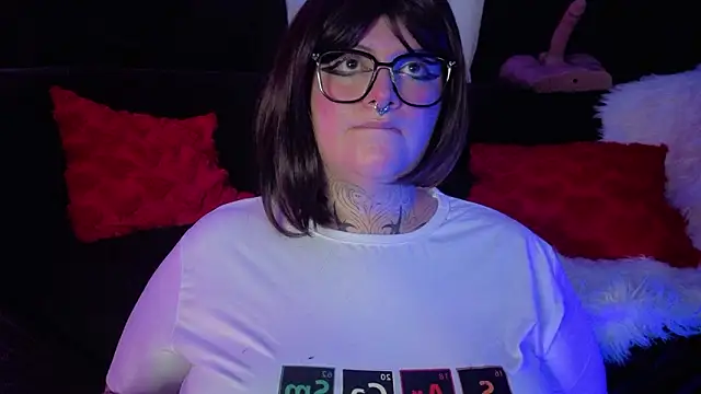 Snapshot of Mariana_velezz chatting on February 2026 12:03:01 PM Mariana velezz online show from February 2026 12:03:01 PM